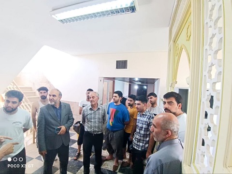 بازدیدکلی سرپرست محترم دانشکده کشاورزی جناب دکترجوادی کیا ازمحل برگزاری امتحانات . سلف . خوابگاه پسران و نشست باگروهی از دانشجویان درخوابگاه