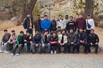 بازدید ازسنگ نگارهای طاقبستان کرمانشاه با حضور دانشجویان و مسئولین دانشکده کشاورزی سنقر